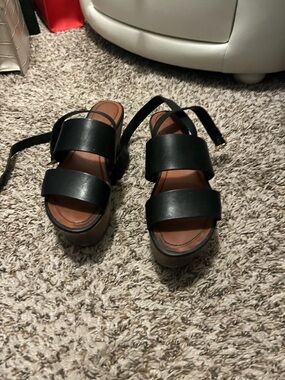 Women’s Black Leather Platform Sandals